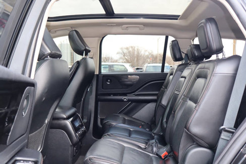 Used 2022 Lincoln Aviator Reserve w/ Elements Package Plus image 15