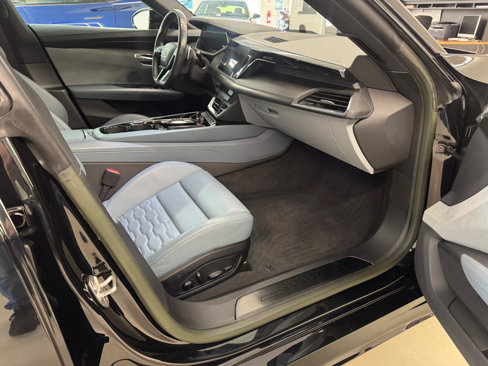 Used 2022 Audi e-tron GT Premium Plus image 3