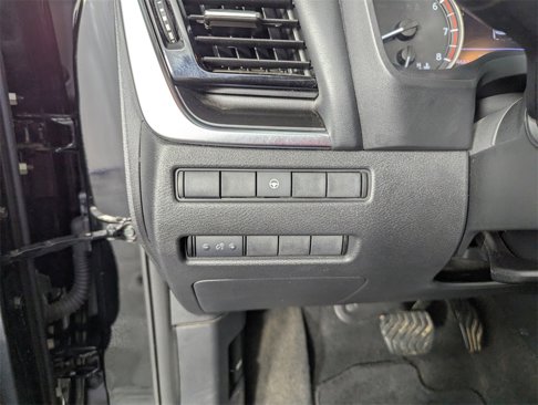 Used 2021 Nissan Rogue SV image 19