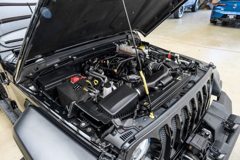 Used 2023 Jeep Wrangler Sport image 19