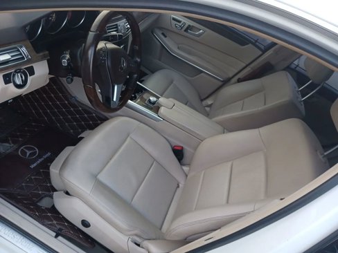 Used 2014 Mercedes-Benz E 350 Sedan image 4