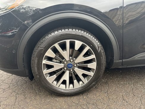 Used 2020 Ford Escape Titanium image 10