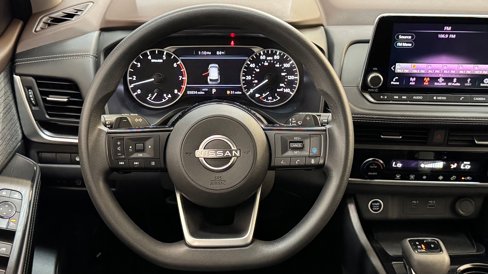 Used 2023 Nissan Rogue SV image 15