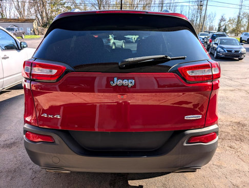 Used 2015 Jeep Cherokee Latitude w/ Comfort/Convenience Group image 12