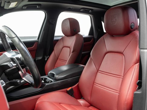 Certified 2022 Porsche Cayenne image 5