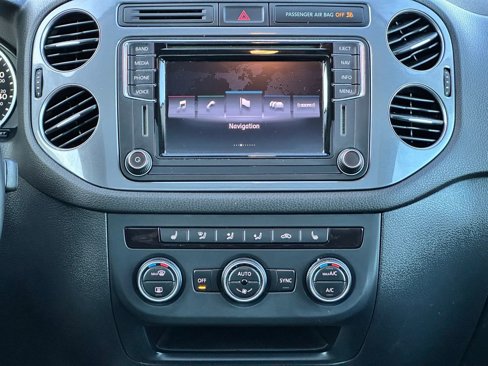 Used 2016 Volkswagen Tiguan SEL image 20