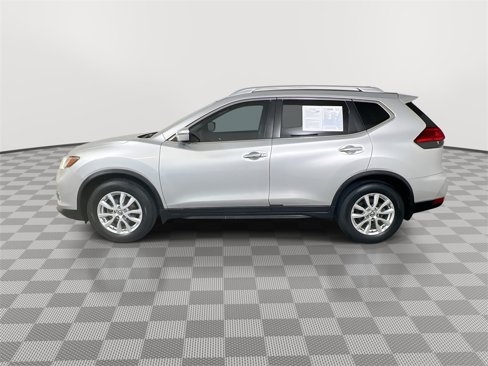 Used 2017 Nissan Rogue SV image 5