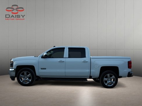 Used 2017 Chevrolet Silverado 1500 LT w/ Texas Edition image 8