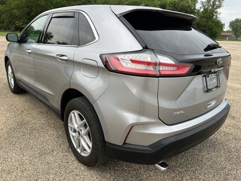 Used 2022 Ford Edge SEL image 3