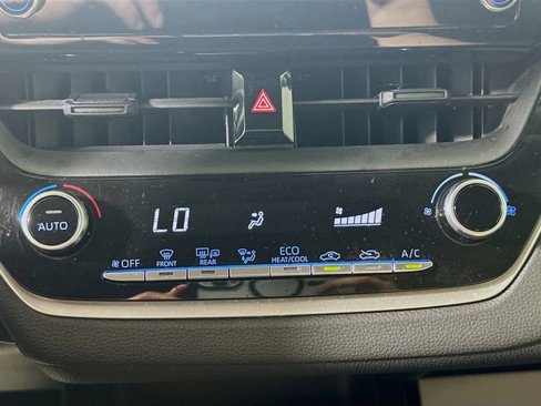 Used 2020 Toyota Corolla LE image 17