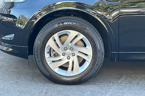 Used 2023 Land Rover Discovery Sport S R-Dynamic image 11