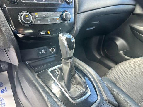 Used 2019 Nissan Rogue S image 16