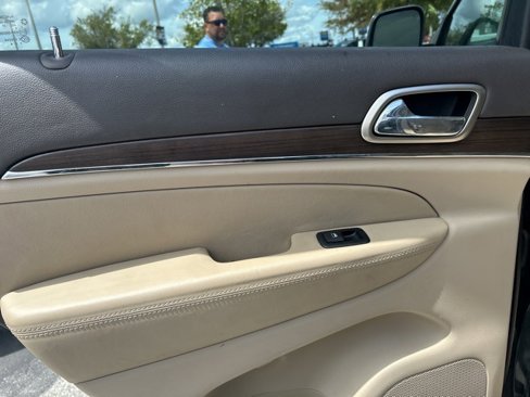 Used 2015 Jeep Grand Cherokee Overland image 10