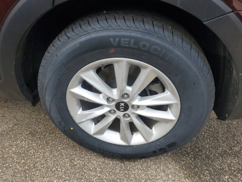 Used 2020 Kia Sorento LX image 6
