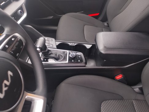 Used 2023 Kia Sportage LX image 15