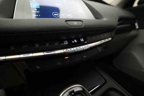 Used 2022 Cadillac XT4 Premium Luxury w/ Enhanced Visibility Package image 21
