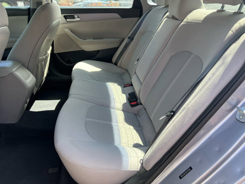 Used 2016 Hyundai Sonata SE w/ Cargo Package image 25