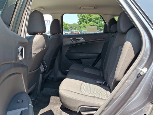 Used 2023 Kia Sportage LX image 10