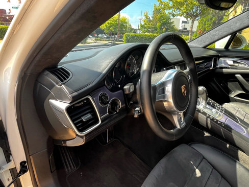 Used 2013 Porsche Panamera GTS image 40