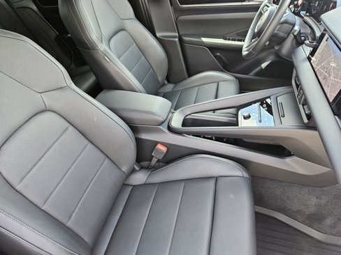 Certified 2024 Porsche Macan 4 Electric image 22