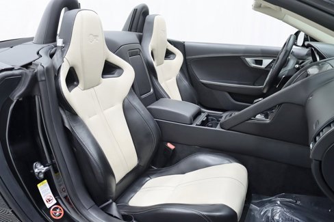 Used 2016 Jaguar F-TYPE R w/ Suedecloth Interior Pack image 25