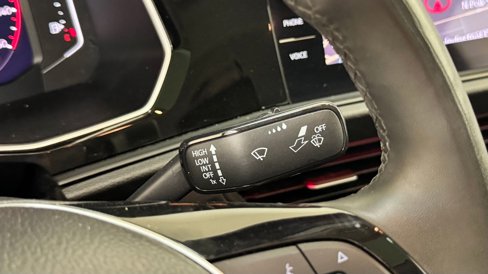 Used 2020 Volkswagen Jetta SEL Premium image 32