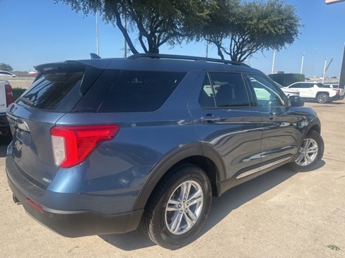 Used 2020 Ford Explorer XLT w/ Equipment Group 202A image 5
