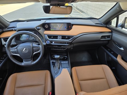 Used 2020 Lexus UX 250h w/ Luxury Package image 2