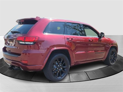 Used 2020 Jeep Grand Cherokee Altitude image 3