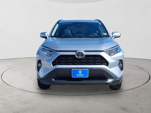 Used 2019 Toyota RAV4 XLE Premium image 2