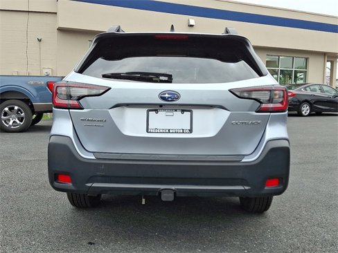 Certified 2024 Subaru Outback Premium image 5