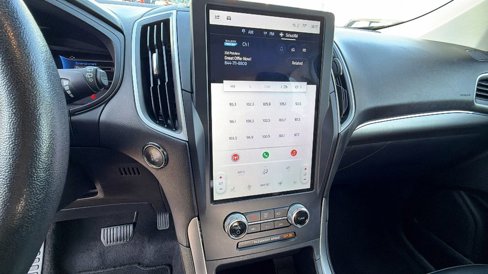 Used 2022 Ford Edge SEL image 25