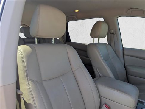 Used 2015 Nissan Pathfinder SV image 29