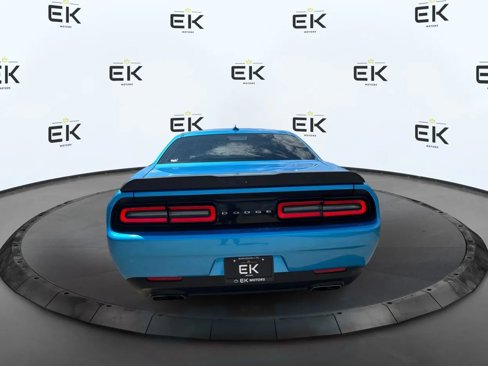 Used 2016 Dodge Challenger R/T Scat Pack w/ Leather Interior Group image 4