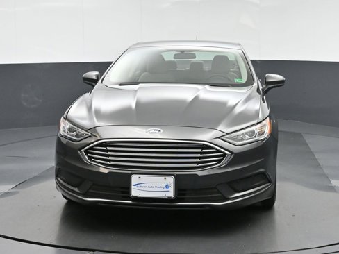 Used 2018 Ford Fusion S image 2