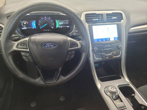 Used 2020 Ford Fusion SE image 22