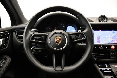 Certified 2025 Porsche Macan Turbo image 27