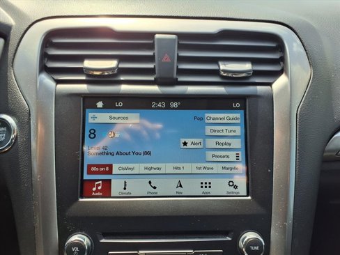 Used 2018 Ford Fusion SE w/ Fusion SE Technology Package image 6