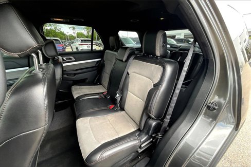 Used 2017 Ford Explorer XLT w/ Equipment Group 202A image 16