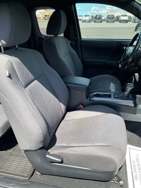 Used 2017 Toyota Tacoma TRD Sport image 40