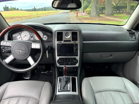 Used 2006 Chrysler 300 C w/ Navigation & Sound Group II image 15