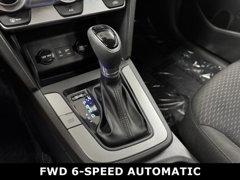 Used 2019 Hyundai Elantra SE image 10