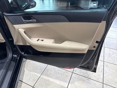 Used 2018 Hyundai Sonata SE w/ Winter Weather Package image 26