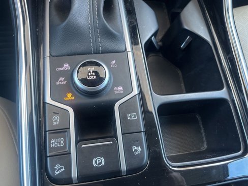 Used 2023 Kia Sorento SX image 26