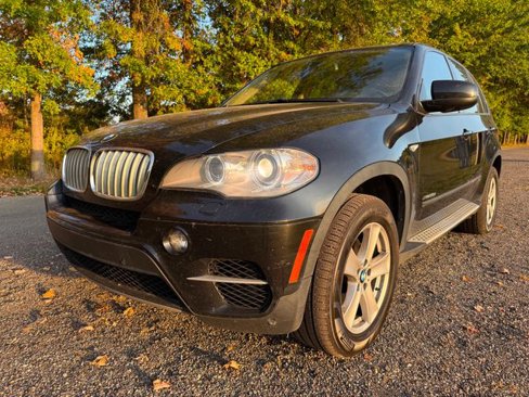 Used 2011 BMW X5 xDrive35d image 1