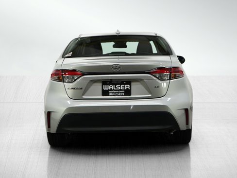 Used 2024 Toyota Corolla LE image 4