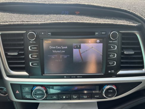 Used 2016 Toyota Highlander XLE image 13