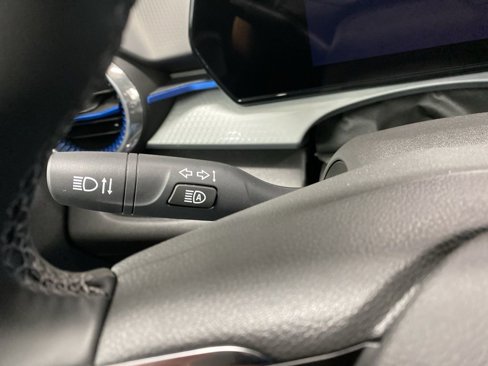New 2025 Chevrolet Trax LT w/ LT Convenience Package image 30