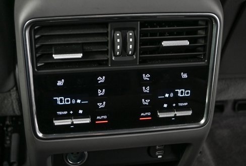 Certified 2022 Porsche Cayenne E-Hybrid Coupe image 17