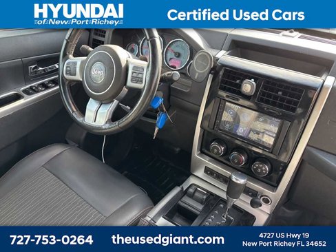 Used 2012 Jeep Liberty Arctic image 7